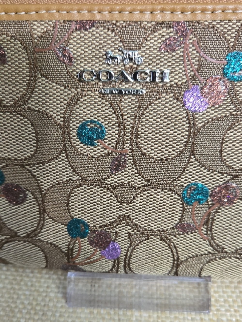 NWOT Coach Tan Signature Canvas Wristlet with Teal & Lilac Glitter Dots - Picture 2 of 5